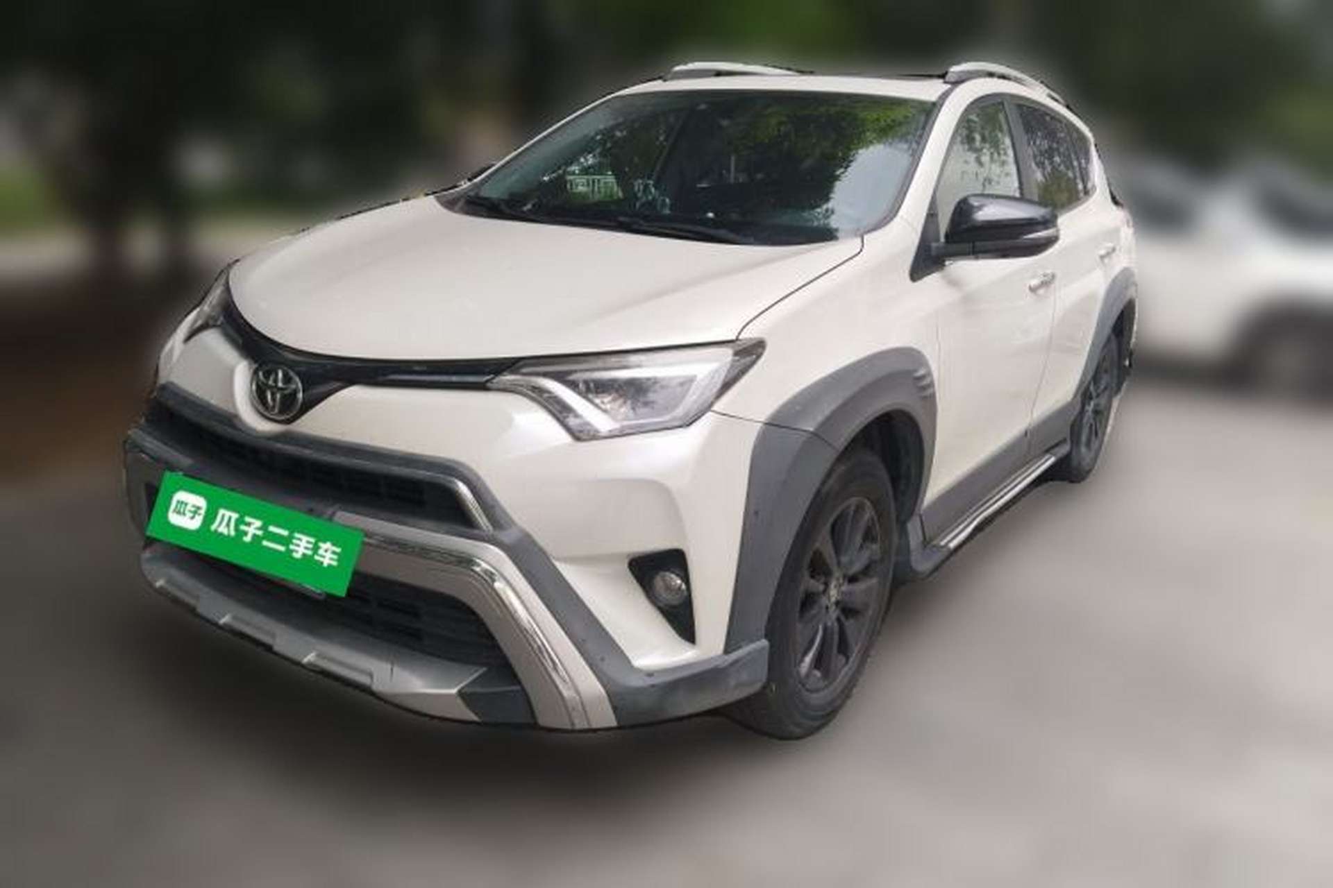 Used Toyota RAV4 2019 2.0L CVT Two-Wheel Drive Fashion X Limited Edition China VI Standard Front Left 45 Deg