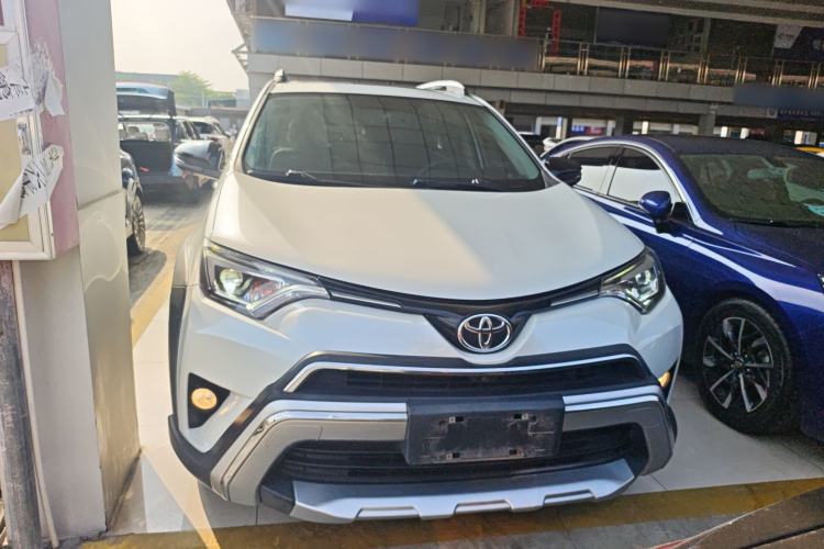 Used Toyota RAV4 2019 2.0L CVT Two-Wheel Drive Fashion X Limited Edition China VI Standard Front