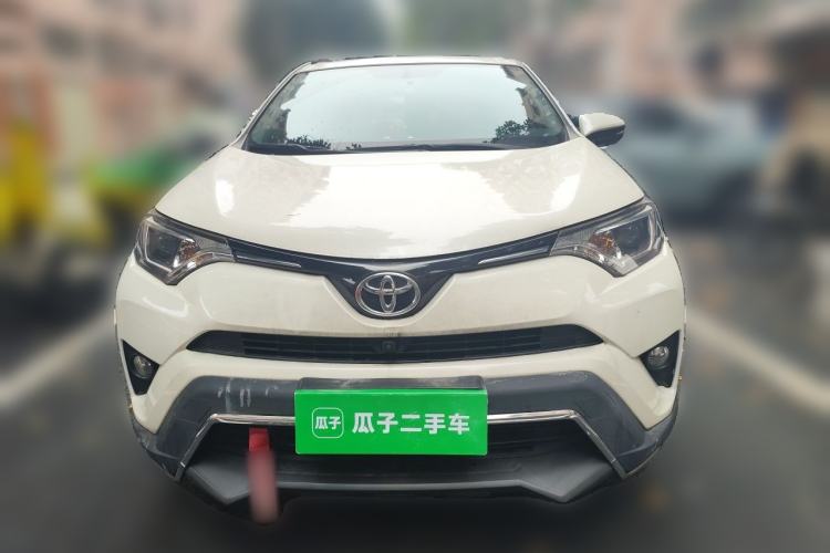 Used Toyota RAV4 2019 2.0L CVT Two-Wheel Drive Luxury Version China VI Standard Front