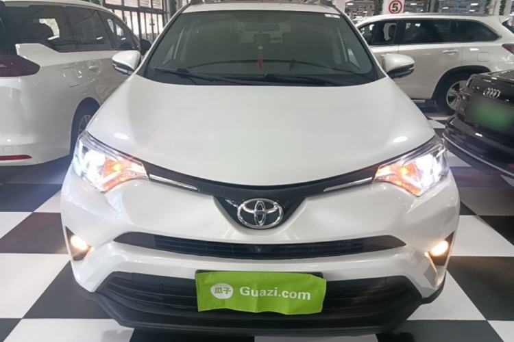 Used Toyota RAV4 2019 2.0L CVT Two-Wheel Drive Luxury Version China VI Standard Front