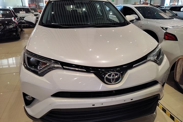 Used Toyota RAV4 2019 2.0L CVT Two-Wheel Drive Pioneer Edition China VI Standard Front