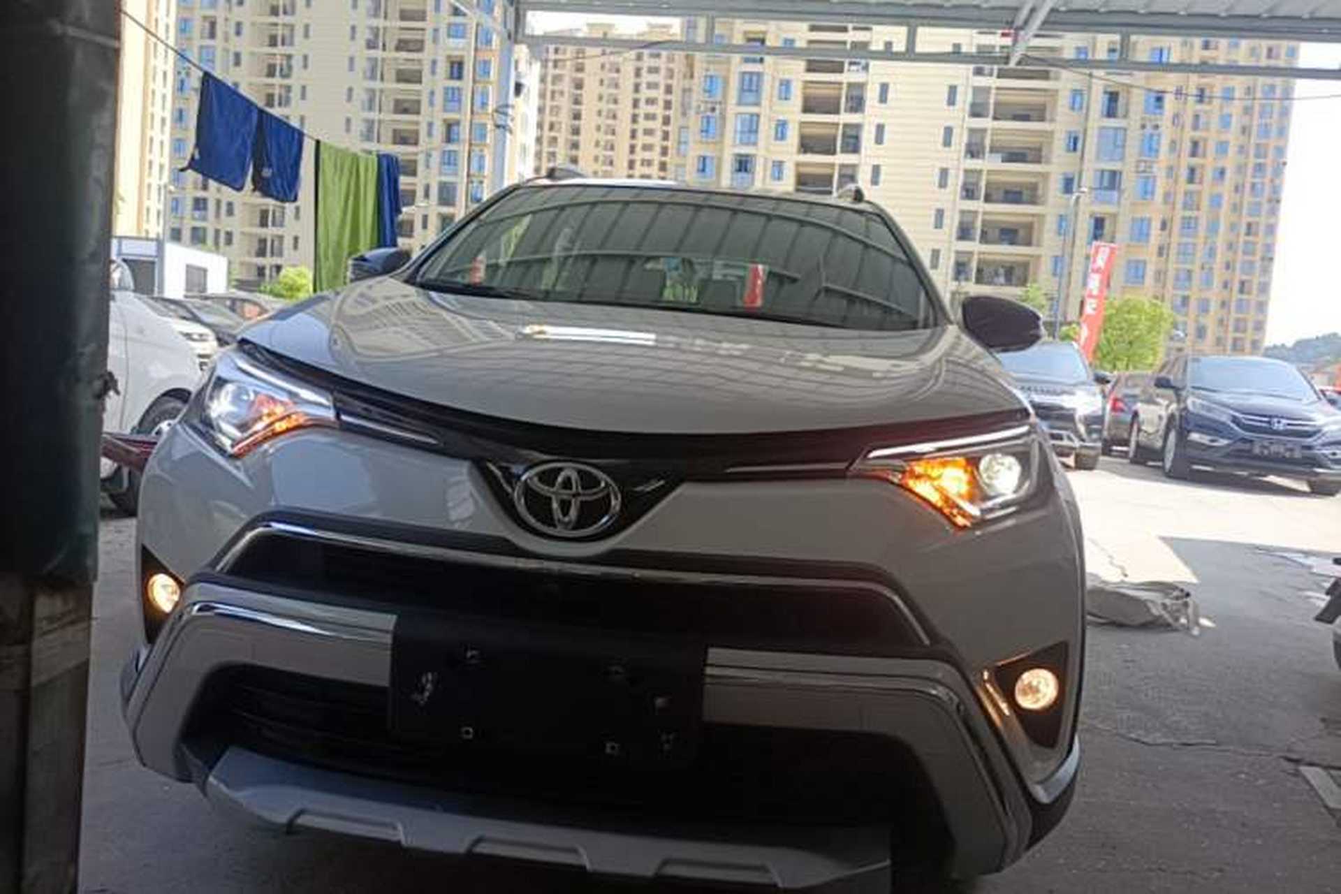 Used Toyota RAV4 2019 2.0L CVT Two-Wheel Drive Fashion X Limited Edition China VI Standard Front
