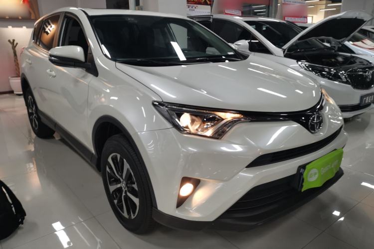 Used Toyota RAV4 2019 2.0L CVT Two-Wheel Drive Pioneer Edition China V Standard Front Right 45 Deg