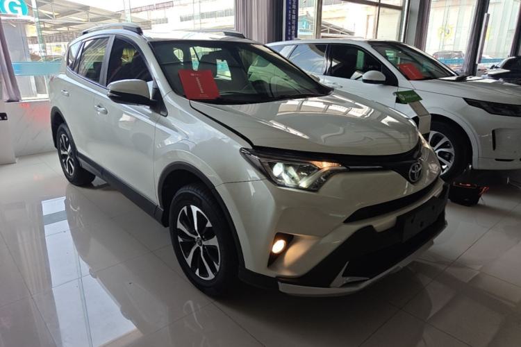 Used Toyota RAV4 2019 2.0L CVT Two-Wheel Drive Pioneer Edition China VI Standard Front Right 45 Deg