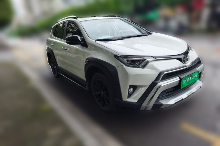 Used Toyota RAV4 2019 2.0L CVT Two-Wheel Drive Fashion X Limited Edition China V Standard Front Right 45 Deg