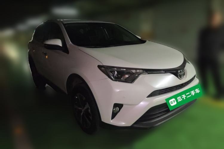 Used Toyota RAV4 2019 2.0L CVT Two-Wheel Drive Comfort Edition China VI Standard Front Right 45 Deg
