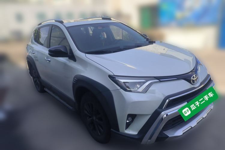 Used Toyota RAV4 2019 2.0L CVT Two-Wheel Drive Fashion X Limited Edition China VI Standard Front Right 45 Deg