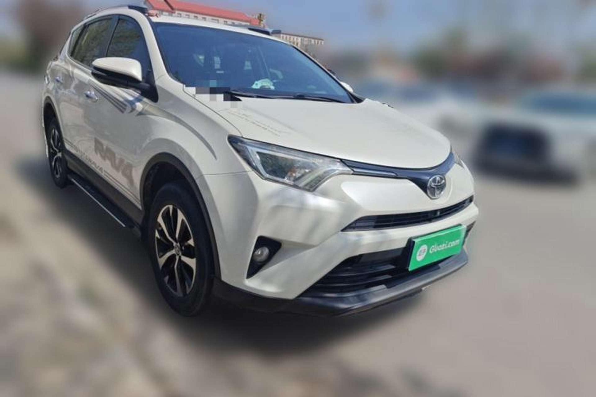 Used Toyota RAV4 2019 2.0L CVT Two-Wheel Drive Luxury Version China VI Standard Front Right 45 Deg