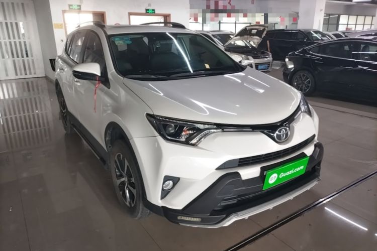 Used Toyota RAV4 2019 2.0L CVT Two-Wheel Drive Pioneer Edition China V Standard Front Right 45 Deg