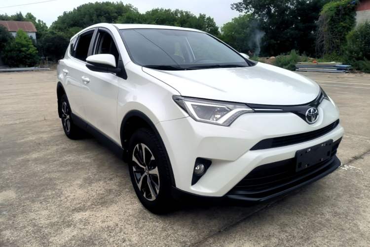 Used Toyota RAV4 2019 2.0L CVT Two-Wheel Drive Pioneer Edition China V Standard Front Right 45 Deg