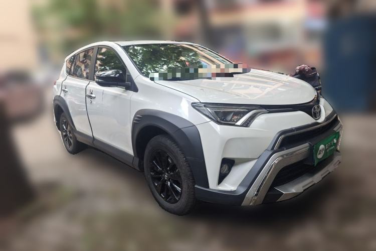 Used Toyota RAV4 2019 2.0L CVT Two-Wheel Drive Fashion X Limited Edition China VI Standard Front Right 45 Deg