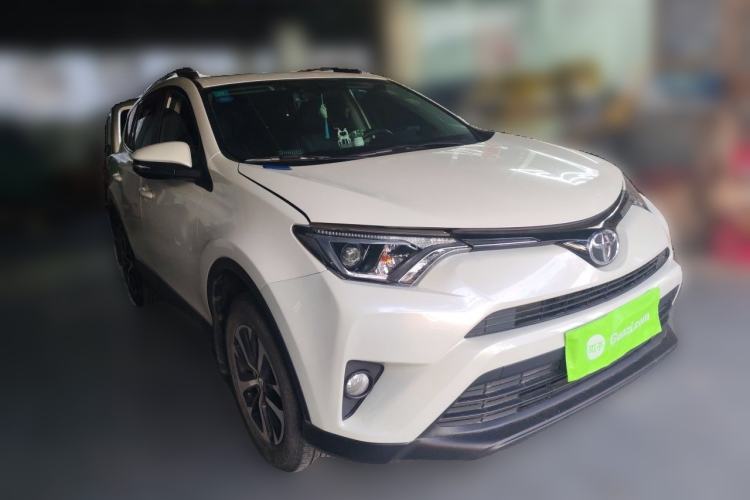 Used Toyota RAV4 2019 2.0L CVT Two-Wheel Drive Pioneer Edition China VI Standard Front Right 45 Deg