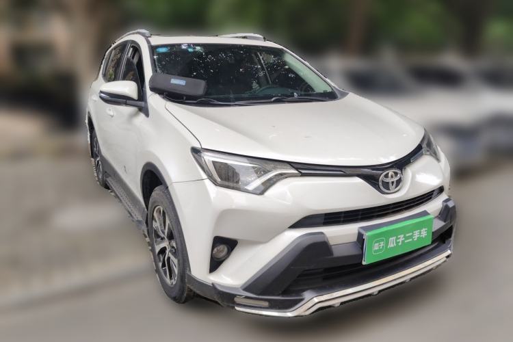 Used Toyota RAV4 2019 2.0L CVT Two-Wheel Drive Pioneer Edition China VI Standard Front Right 45 Deg