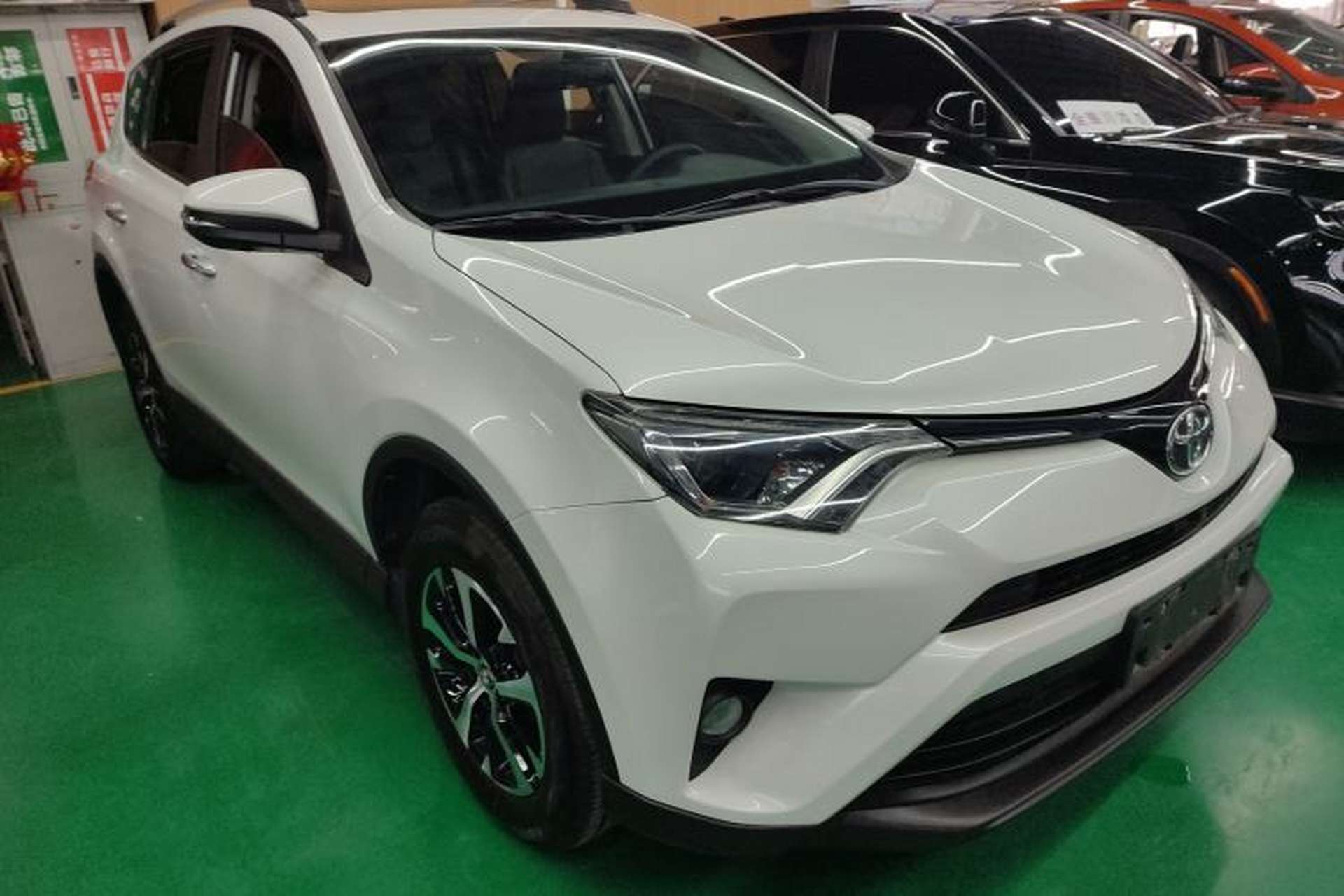 Used Toyota RAV4 2019 2.0L CVT Two-Wheel Drive Comfort Edition China VI Standard Front Right 45 Deg