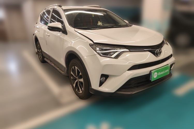 Used Toyota RAV4 2019 2.0L CVT Two-Wheel Drive Pioneer Edition China V Standard Front Right 45 Deg