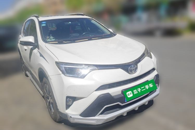 Used Toyota RAV4 2019 2.0L CVT Two-Wheel Drive Pioneer Edition China V Standard Front Right 45 Deg