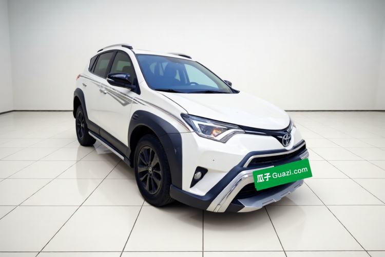 Used Toyota RAV4 2019 2.0L CVT Two-Wheel Drive Fashion X Limited Edition China V Standard Front Right 45 Deg