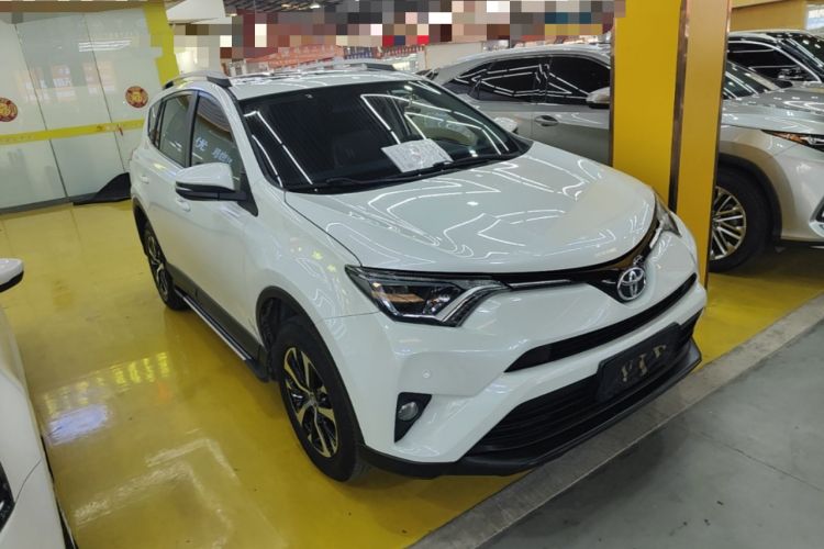 Used Toyota RAV4 2019 2.0L CVT Two-Wheel Drive Pioneer Edition China VI Standard Front Right 45 Deg