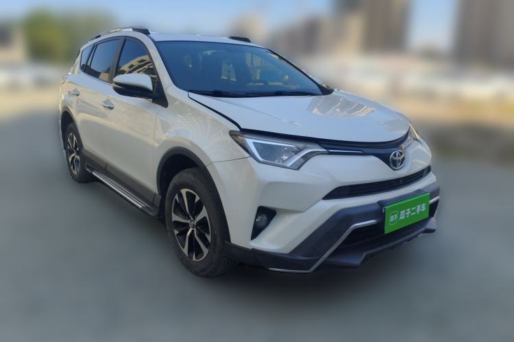 Used Toyota RAV4 2019 2.0L CVT Two-Wheel Drive Comfort Edition China VI Standard Front Right 45 Deg
