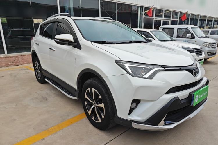 Used Toyota RAV4 2019 2.0L CVT Two-Wheel Drive Pioneer Edition China V Standard Front Right 45 Deg