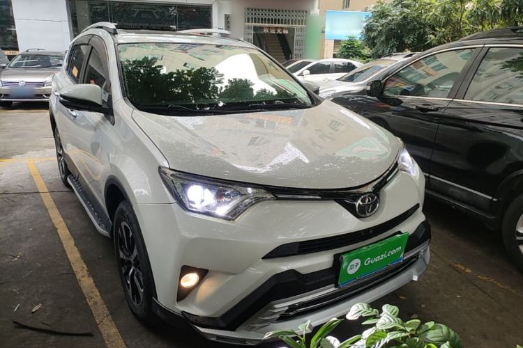 Used Toyota RAV4 2019 2.0L CVT Two-Wheel Drive Pioneer Edition China V Standard Front Right 45 Deg