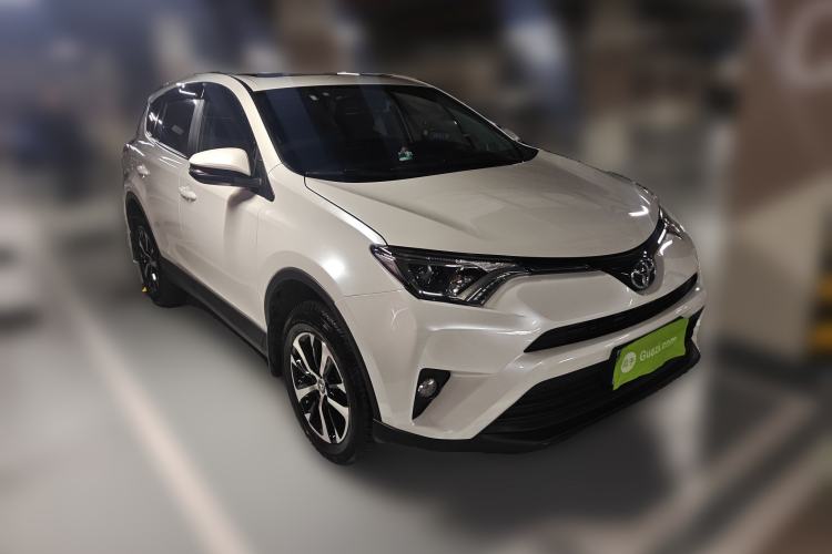 Used Toyota RAV4 2019 2.0L CVT Two-Wheel Drive Pioneer Edition China V Standard Front Right 45 Deg