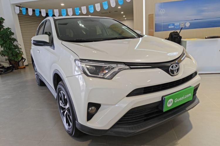 Used Toyota RAV4 2019 2.0L CVT Two-Wheel Drive Pioneer Edition China V Standard Front Right 45 Deg
