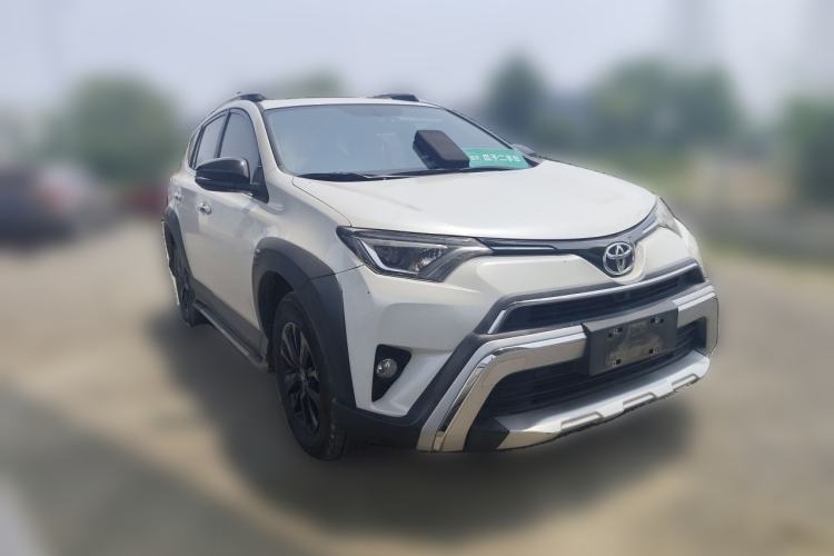 Used Toyota RAV4 2019 2.0L CVT Two-Wheel Drive Fashion X Limited Edition China V Standard Front Right 45 Deg
