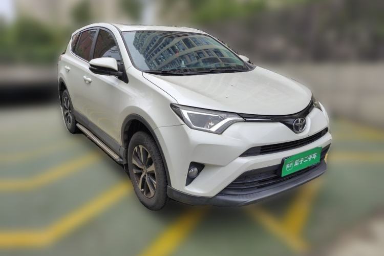 Used Toyota RAV4 2019 2.0L CVT Two-Wheel Drive Pioneer Edition China V Standard Front Right 45 Deg