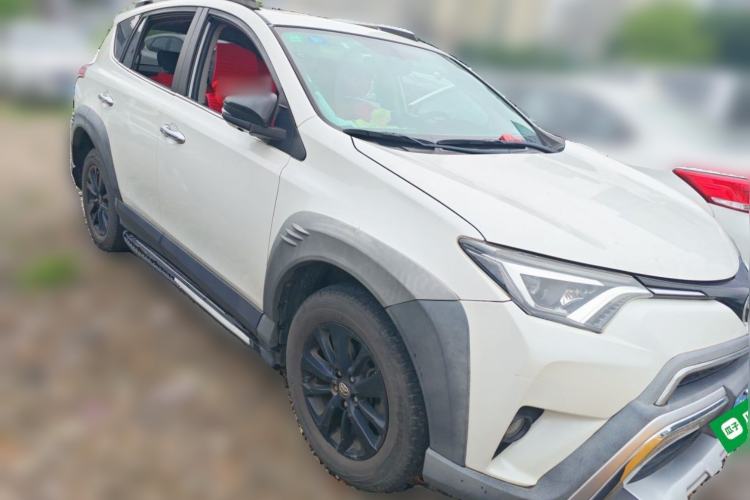 Used Toyota RAV4 2019 2.0L CVT Two-Wheel Drive Fashion X Limited Edition China V Standard Front Right 45 Deg
