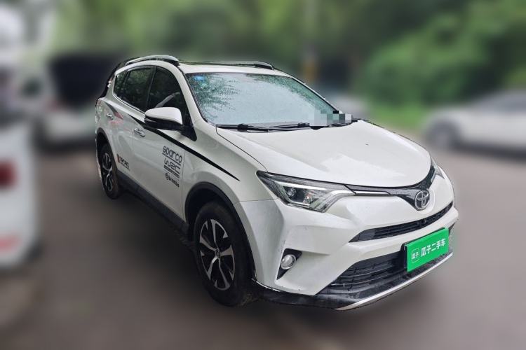 Used Toyota RAV4 2019 2.0L CVT Two-Wheel Drive ZhiShang Version China VI Standard Front Right 45 Deg