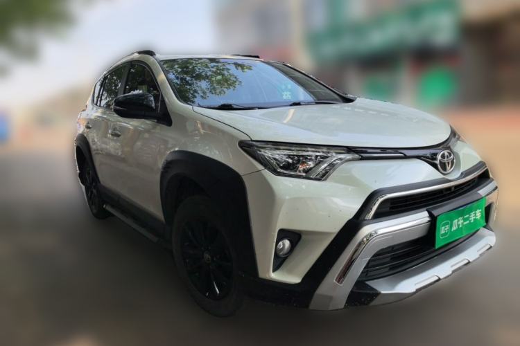 Used Toyota RAV4 2019 2.0L CVT Two-Wheel Drive Fashion X Limited Edition China VI Standard Front Right 45 Deg