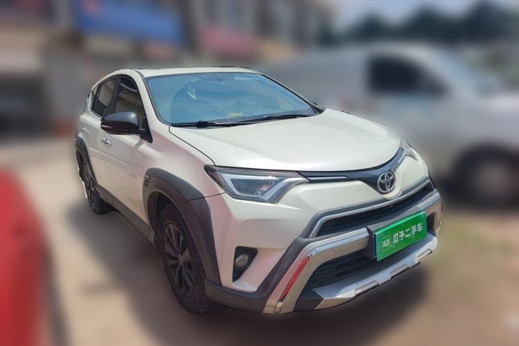 Used Toyota RAV4 2019 2.0L CVT Two-Wheel Drive Fashion X Limited Edition China VI Standard Front Right 45 Deg