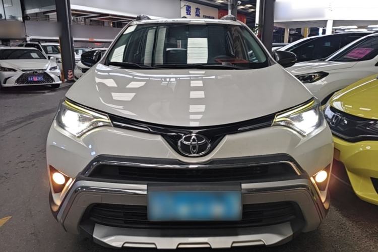 Used Toyota RAV4 2019 2.0L CVT Two-Wheel Drive Fashion X Limited Edition China VI Standard Front