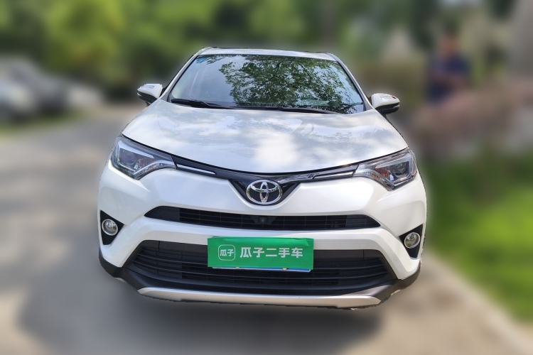 Used Toyota RAV4 2019 2.0L CVT Two-Wheel Drive ZhiShang Version China VI Standard Front