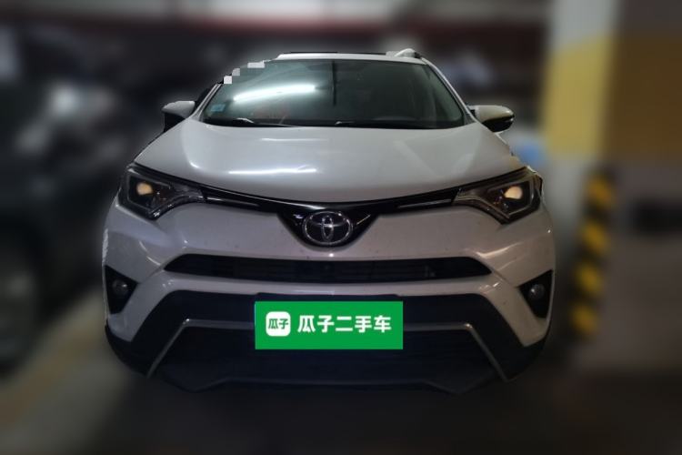 Used Toyota RAV4 2019 2.0L CVT Two-Wheel Drive Luxury Version China VI Standard Front