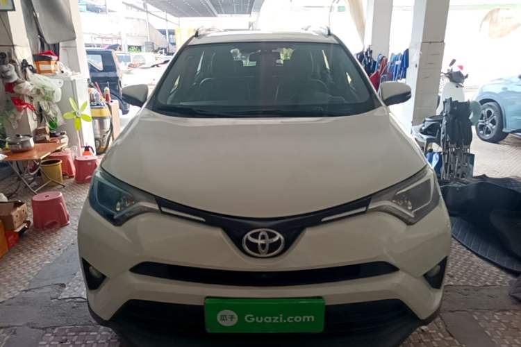 Used Toyota RAV4 2019 2.0L CVT Two-Wheel Drive Luxury Version China VI Standard Front