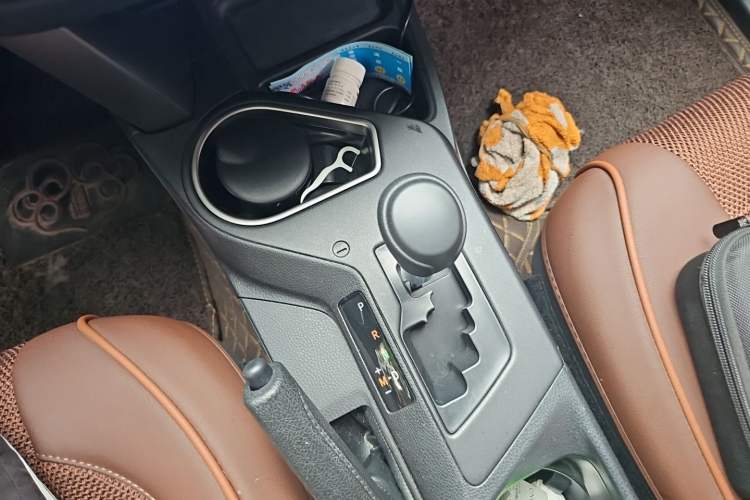 Used Toyota RAV4 2019 2.0L CVT Two-Wheel Drive Pioneer Edition China V Standard Gear Lever