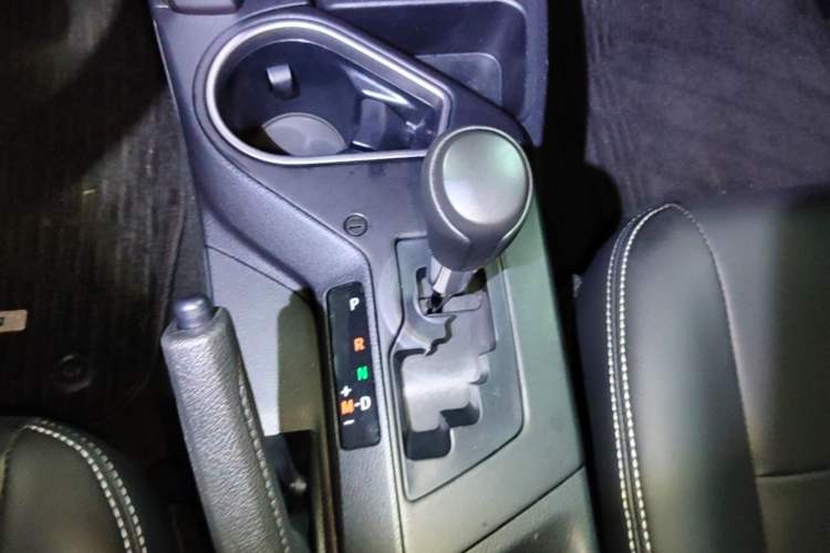 Used Toyota RAV4 2019 2.0L CVT Two-Wheel Drive Pioneer Edition China V Standard Gear Lever