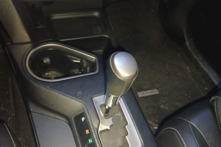 Used Toyota RAV4 2019 2.0L CVT 4x4 New Edition China VI Standard Gear Lever