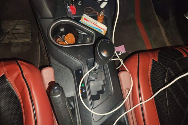 Used Toyota RAV4 2019 2.0L CVT Two-Wheel Drive Fashion X Limited Edition China V Standard Gear Lever