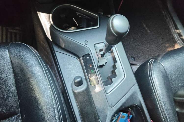 Used Toyota RAV4 2019 2.0L CVT Two-Wheel Drive Pioneer Edition China V Standard Gear Lever