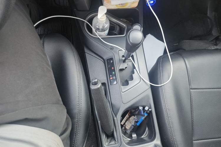 Used Toyota RAV4 2019 2.0L CVT Two-Wheel Drive Pioneer Edition China V Standard Gear Lever