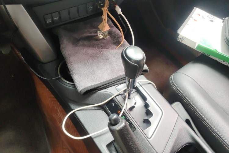 Used Toyota RAV4 2019 2.0L CVT Two-Wheel Drive Pioneer Edition China VI Standard Gear Lever