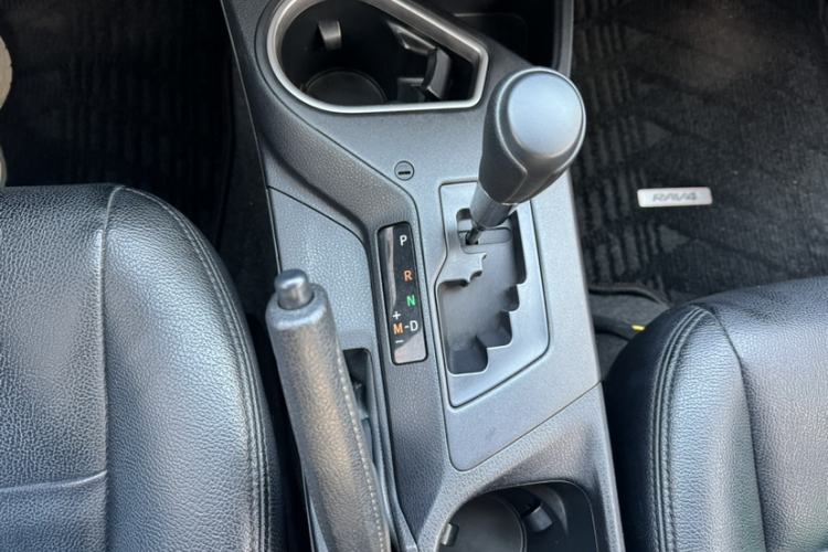 Used Toyota RAV4 2019 2.0L CVT Two-Wheel Drive Pioneer Edition China V Standard Gear Lever
