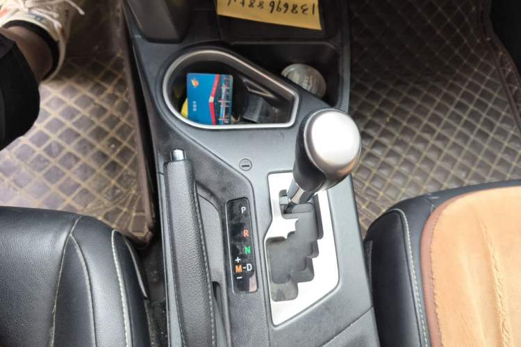 Used Toyota RAV4 2019 2.0L CVT Two-Wheel Drive Comfort Edition China VI Standard Gear Lever