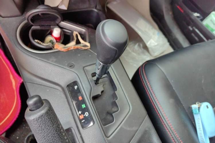 Used Toyota RAV4 2019 2.0L CVT Two-Wheel Drive Pioneer Edition China V Standard Gear Lever