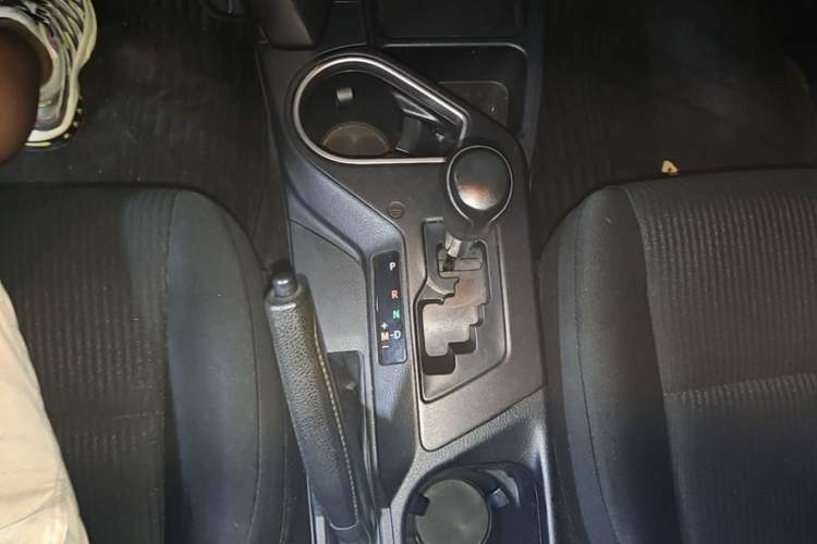 Used Toyota RAV4 2019 2.0L CVT Two-Wheel Drive Pioneer Edition China V Standard Gear Lever