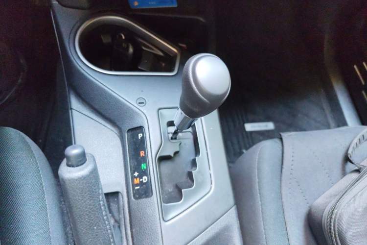 Used Toyota RAV4 2019 2.0L CVT Two-Wheel Drive Fashion X Limited Edition China V Standard Gear Lever