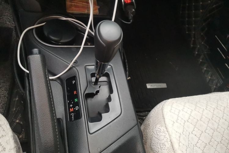 Used Toyota RAV4 2019 2.0L CVT Two-Wheel Drive Urban Edition China VI Standard Gear Lever